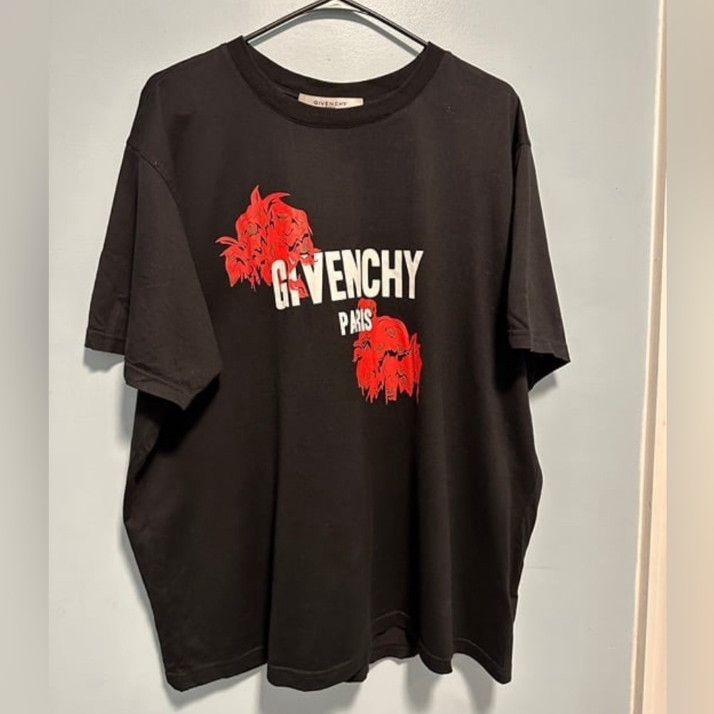 Givenchy T-shirt